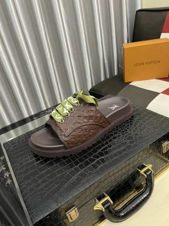 Picture of Louis Vuitton Slippers _SKULVsz38-46hnh0844879